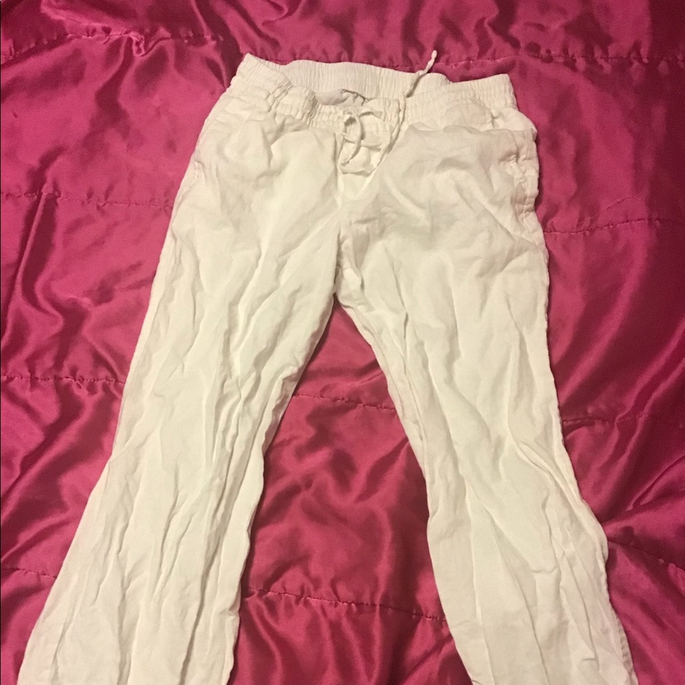 White Linen Pants 🌸